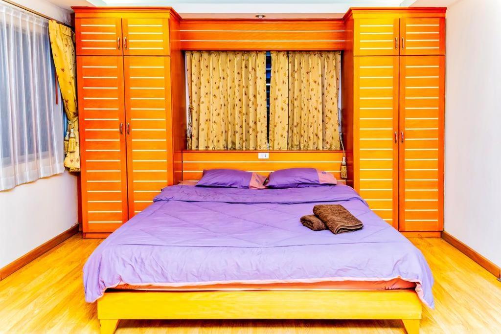 Jolly Guesthouse & Restaurant Pattaya ภายนอก รูปภาพ
